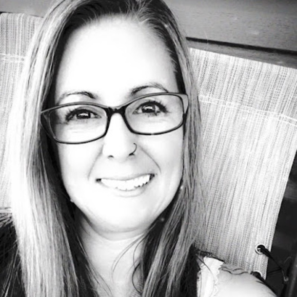 Meet your Posher, Danielle - Picture 1 of 1